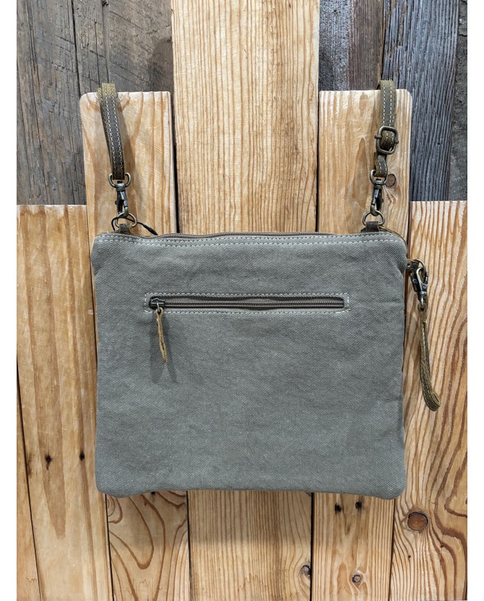 Razia Crossbody