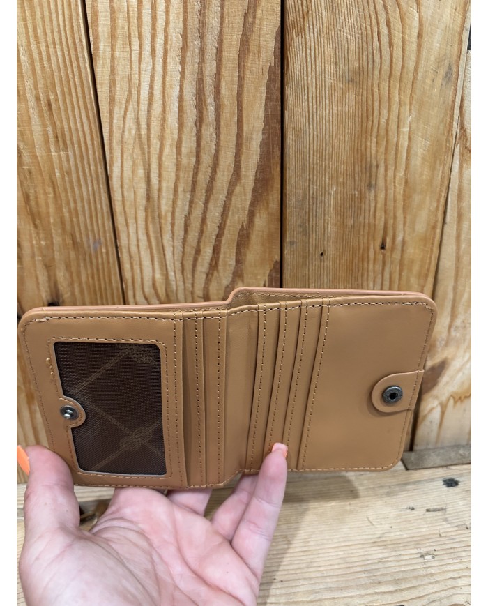 Colleen Wallet