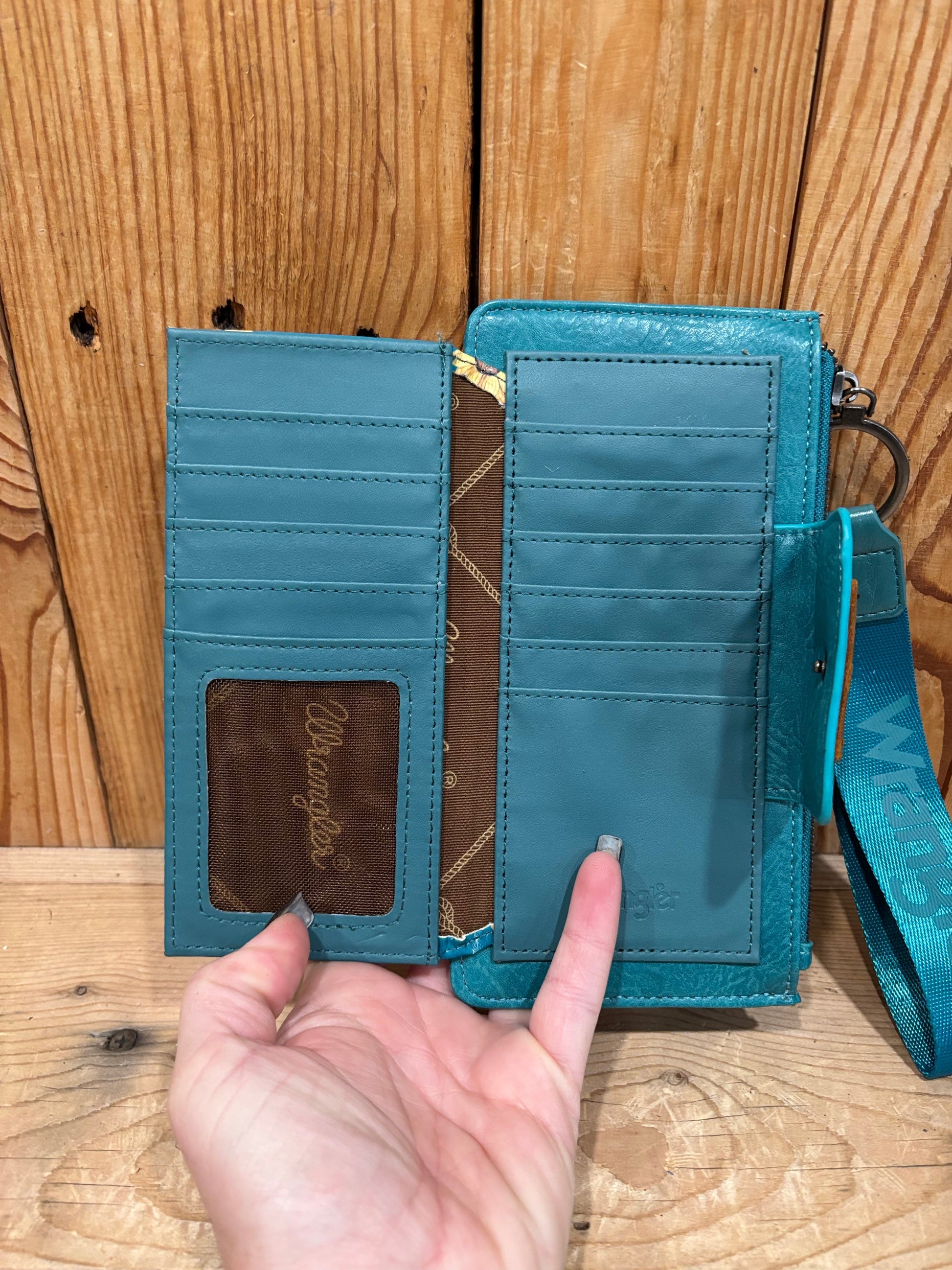 Tami Wallet