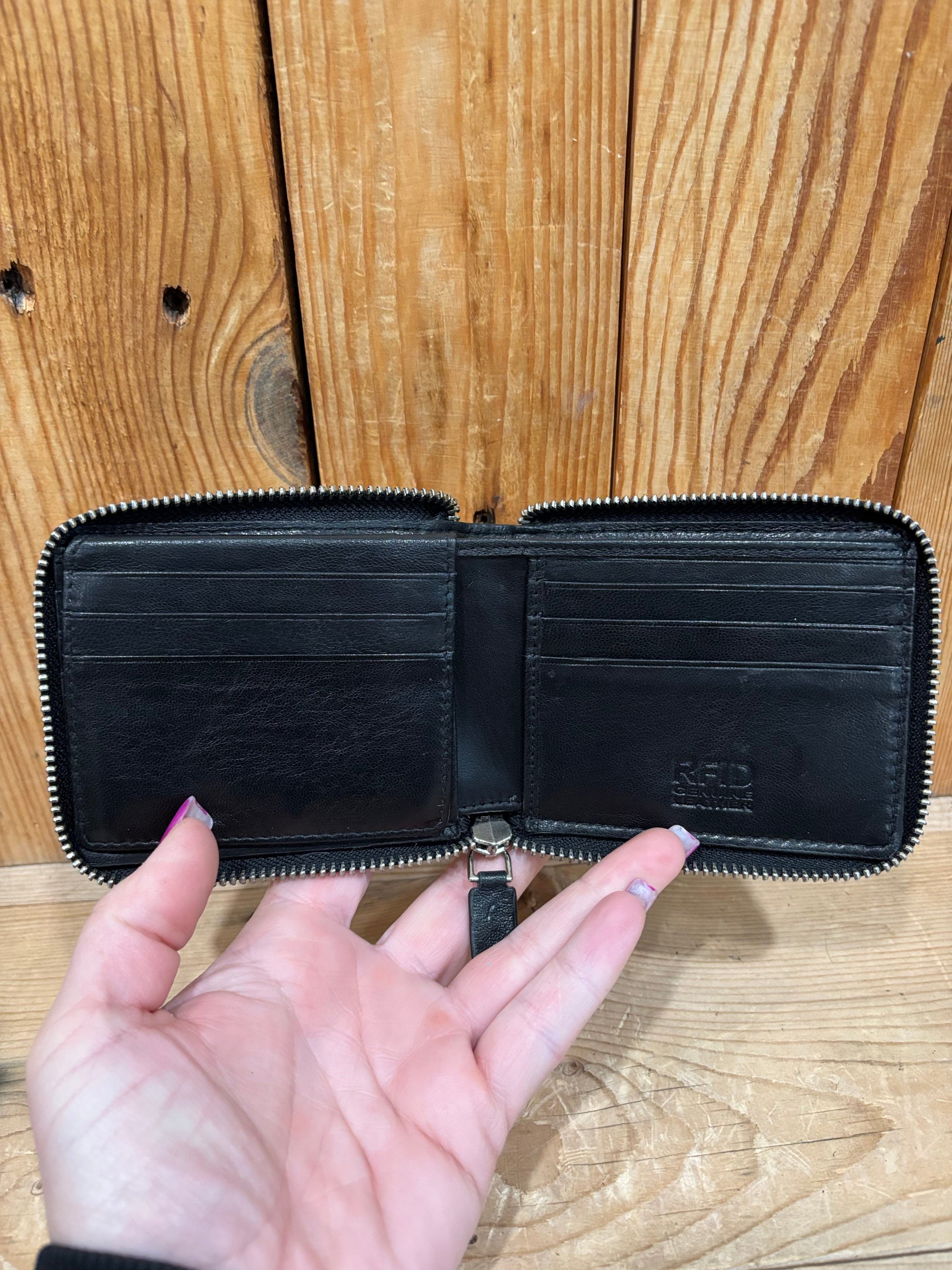 Outsy Men's Wallet